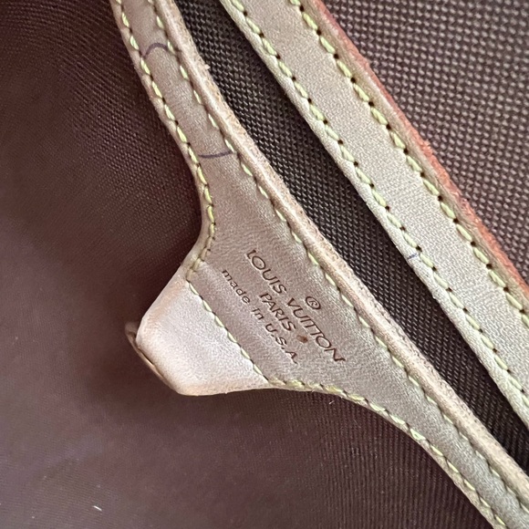 Louis Vuitton Brown Monogram Shoulder Bag - Picture 6 of 9